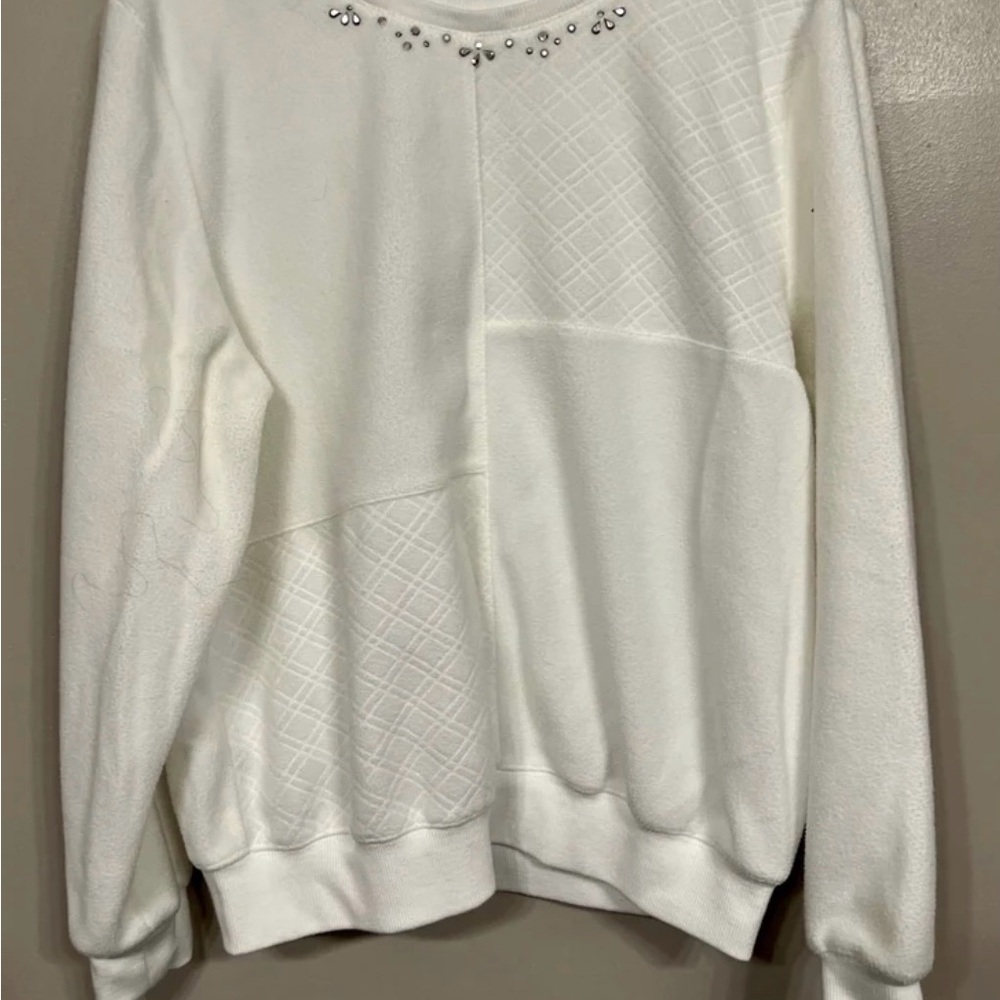 White Fleece Top By Alfred Dunner. Size PM